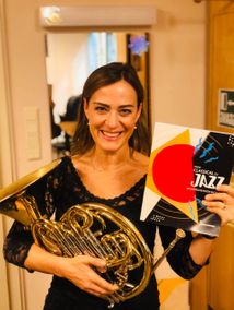The one and only Sarah Willis!!! Berlin Philharmonic!!!  Thank you for this amazing picture!  www.joshuapantoja.com 📯📯📯🇩🇪🇵🇷🇨🇴🙏🌴☕️🎼!!! From Classical to Jazz an Improvisation Method!